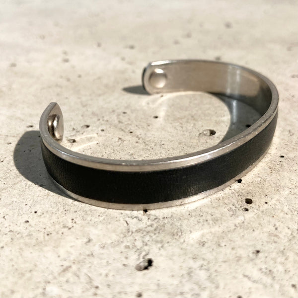 【hobo】BRASS BRACELET NARROW - with HORSE LEATHER - / Black