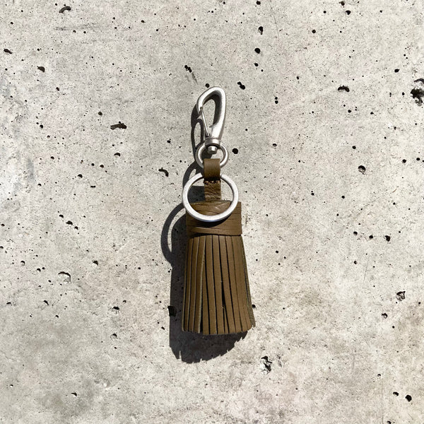 【hobo】TASSEL KEY RING  - COW LEATHER - / Khaki