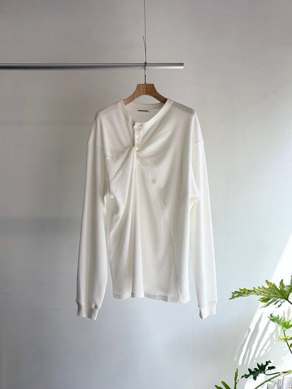 【 HOMMENA 】FIRST AID HENLY NECK TEE / Off White
