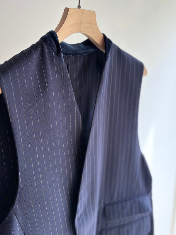【 RhodolirioN 】CHANGE POCKET VEST - GABARDINE - / Navy Stripe