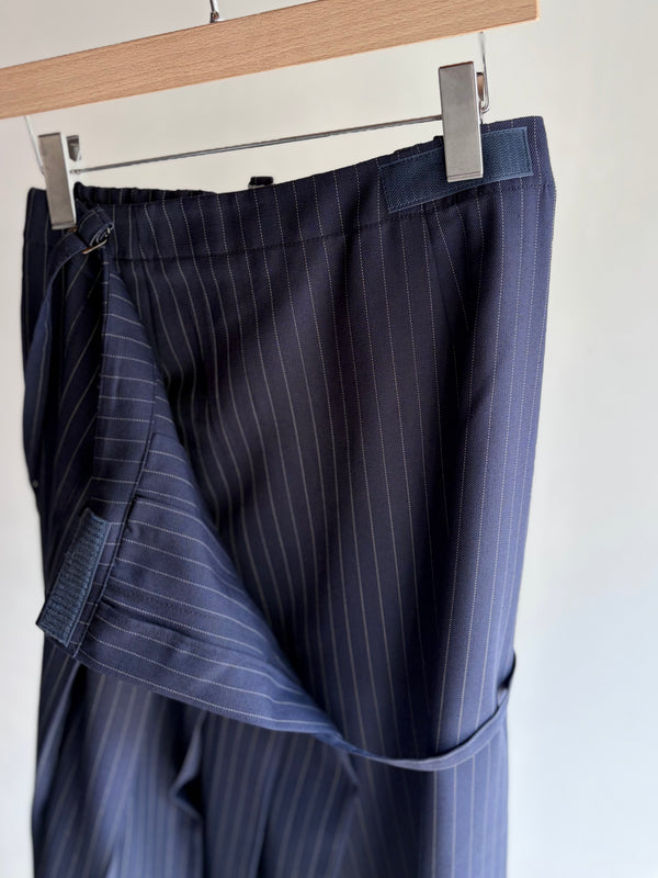 【 RhodolirioN 】SUSPENDER KILT - GABARDINE - / Navy Stripe