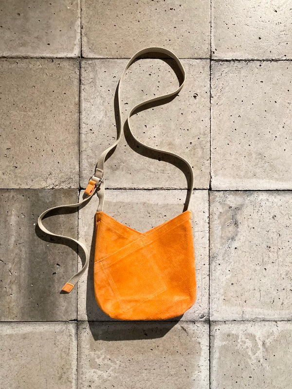 【hobo】AZUMA SHOULDER BAG S -PIG SUEDE- / Orange