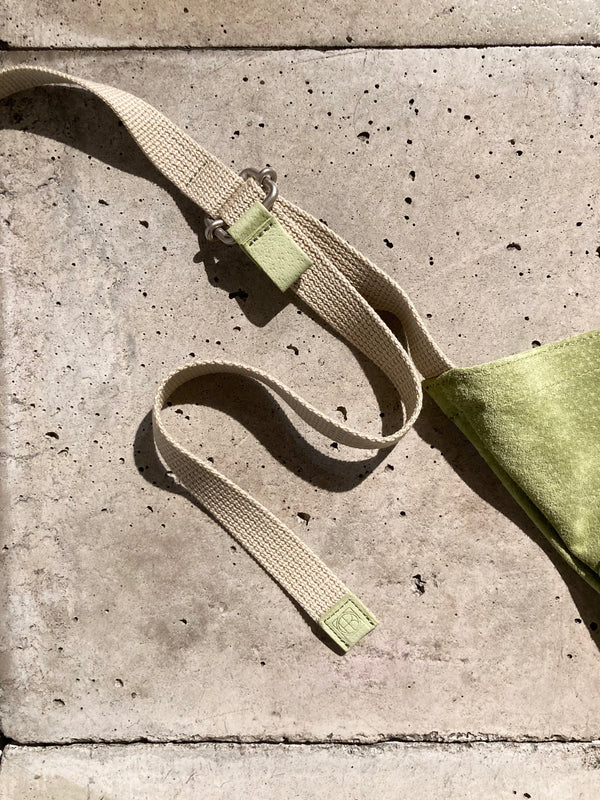 【hobo】AZUMA SHOULDER BAG S -PIG SUEDE- / Green