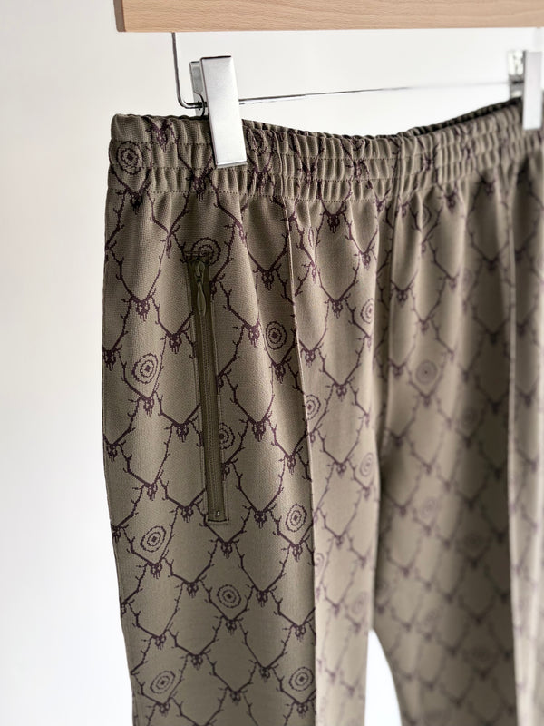 【 South2 West8 】TRAINER PANT - POLY JACQUARD - SKULL & TARGET / Khaki