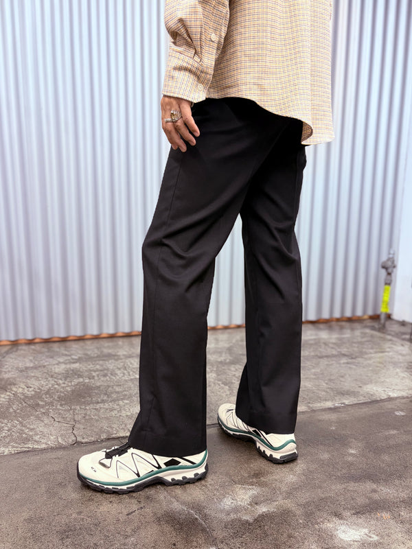 【 SALOMON 】XT-QUEST / Vanilla Ice × Black × Bistro Green