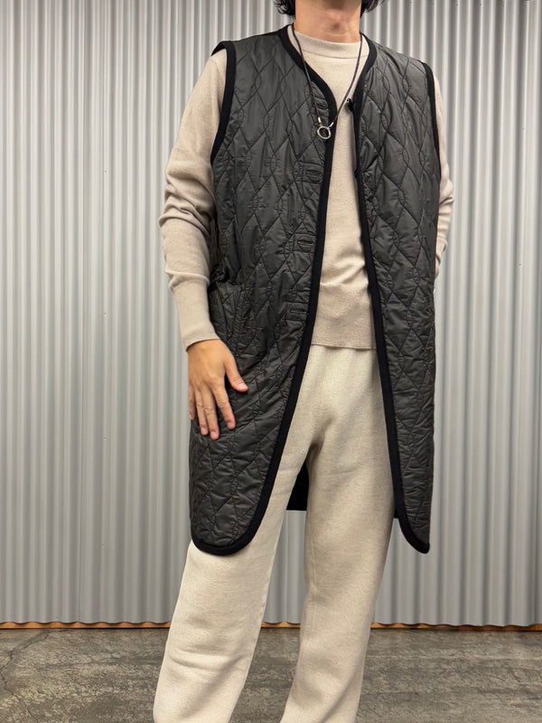 【m's braque】SILK-LOFT QUILTING CAR LONG VEST / Black Mesh × Grey Trim