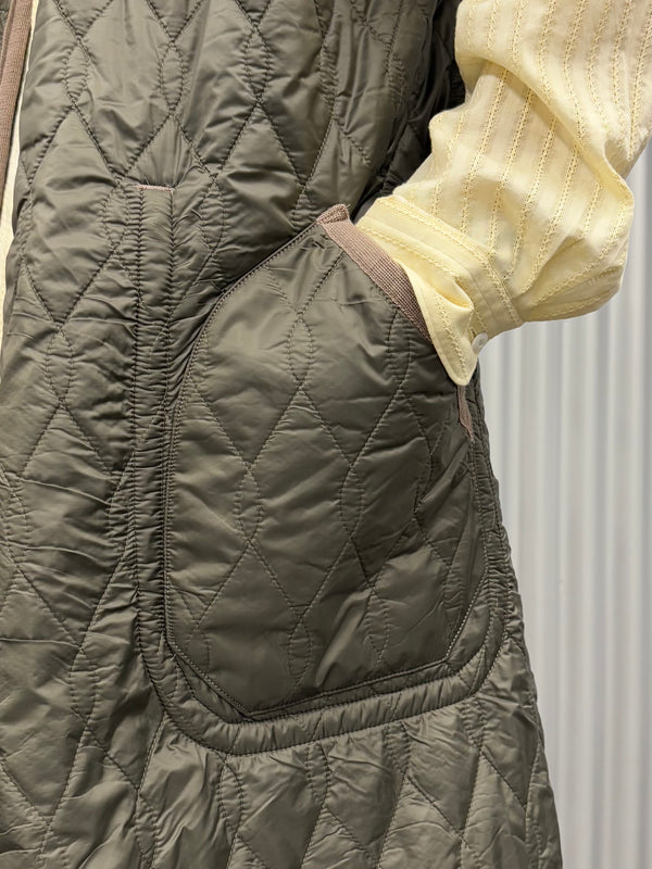 【m's braque】SILK-LOFT QUILTING CAR LONG VEST / Mocha Mesh × Khaki Trim