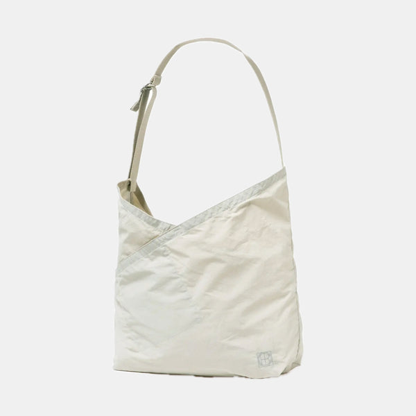 【hobo】AZUMA SHOULDER BAG M -NYLON RIPSTOP- / Light Grey