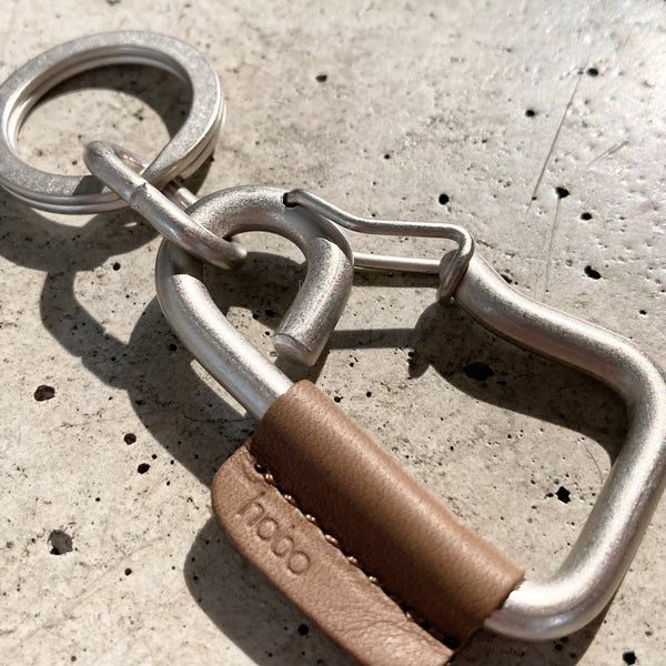 【hobo】CARABINER KEY RING S -with COW LEATHER- / Camel