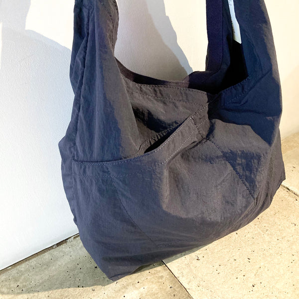 【hobo】AZUMA SHOULDER BAG M -NYLON RIPSTOP- / Navy