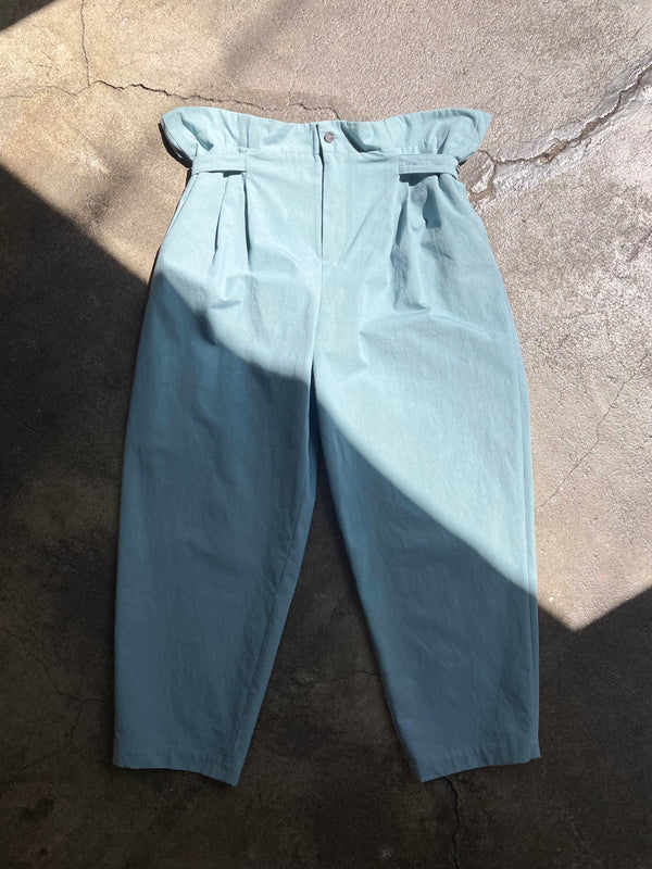 【frank leder / フランクリーダー】WASHED COTTON 2TUCK TROUSERS - WITH ADJUSTER - / Lt. Blue