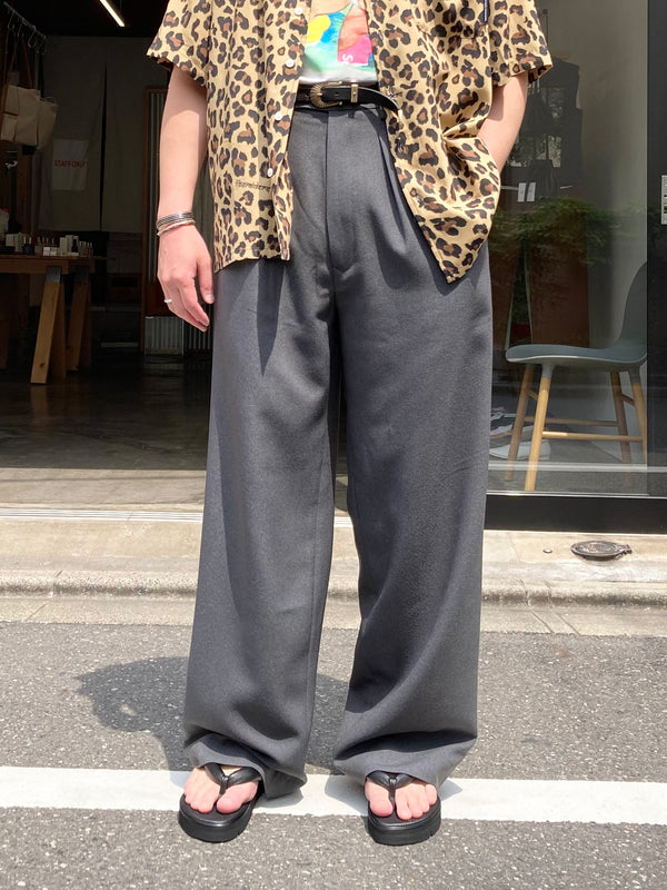 【m's braque】TUCKED BAGGY PANTS / Grey