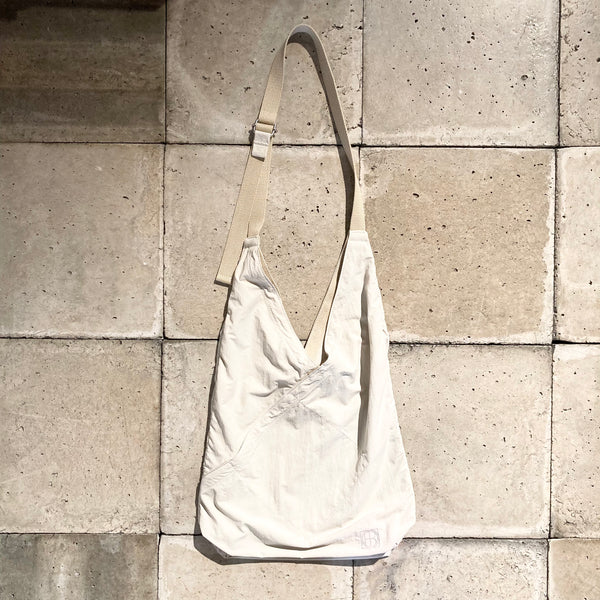 【hobo】AZUMA SHOULDER BAG S -NYLON RIPSTOP- / Light Grey