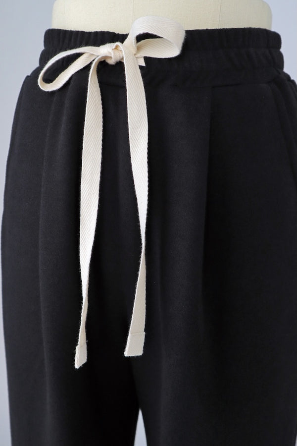 【RURI W. / ルリ】INTERLOCK TUCKED TROUSERS / Black