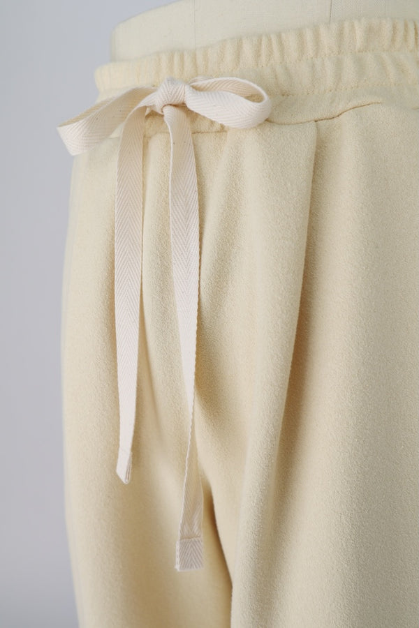 【RURI W. / ルリ】INTERLOCK TUCKED TROUSERS / Cream Yellow