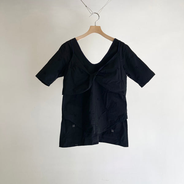 【 RIVER 】EMBROIDERED LAYERED TOP / Black