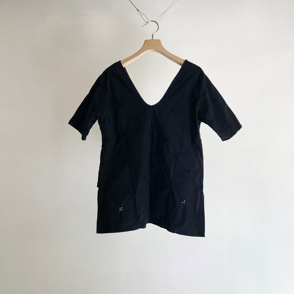 【 RIVER 】EMBROIDERED LAYERED TOP / Black