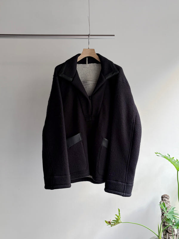【m's braque】FAUX LEATHER TRIM OVERSIZED PULLOVER / Black