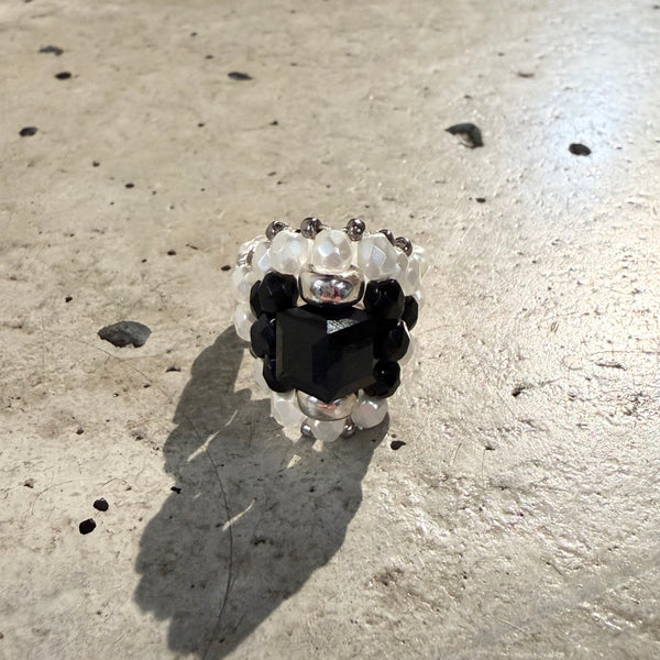 【 TIE A KNOT 】CRYSTAL BEADS RING with SILVER 925 / Black × Pearl #10