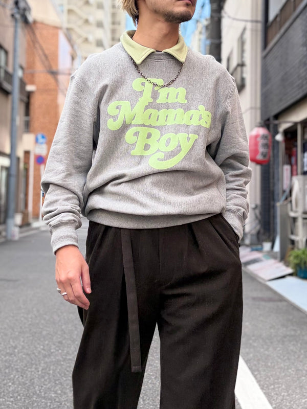 【 HOMMENA 】MAMA'S BOY LOGO SWEAT / Gray