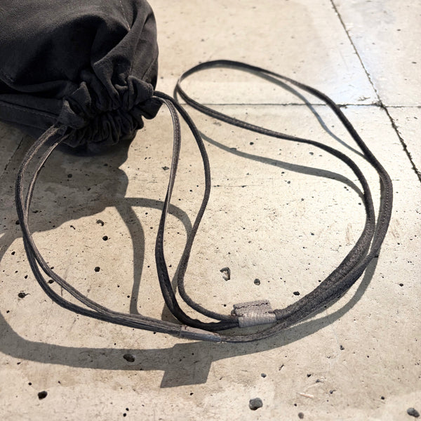 【hobo】DRAWSTRING POUCH - PIG SUEDE - / Charcoal