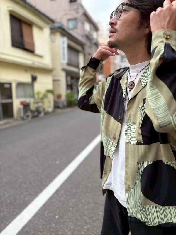 【m's braque】LONG SLEEVE ALOHA SHIRT / Khaki × Black Geometric Pattern