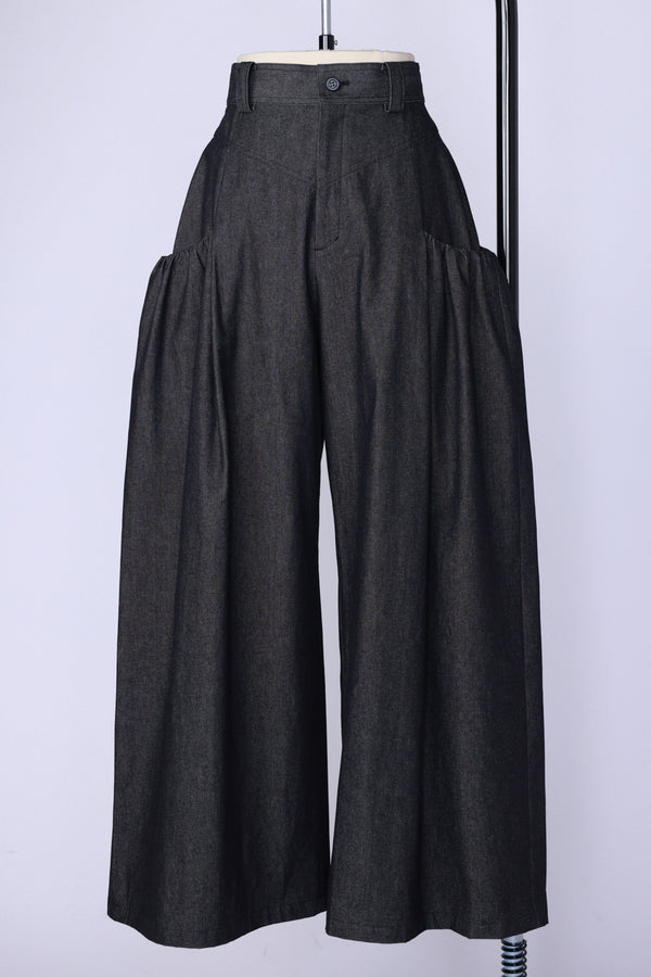 【RURI W. / ルリ】GATHERED POCKET VOLUME TROUSERS / Black Denim
