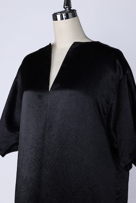 【RURI W. / ルリ】ACROSS-BACK TUCK SATIN DRESS / Black