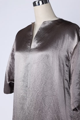 【RURI W. / ルリ】ACROSS-BACK TUCK SATIN DRESS / Mocha