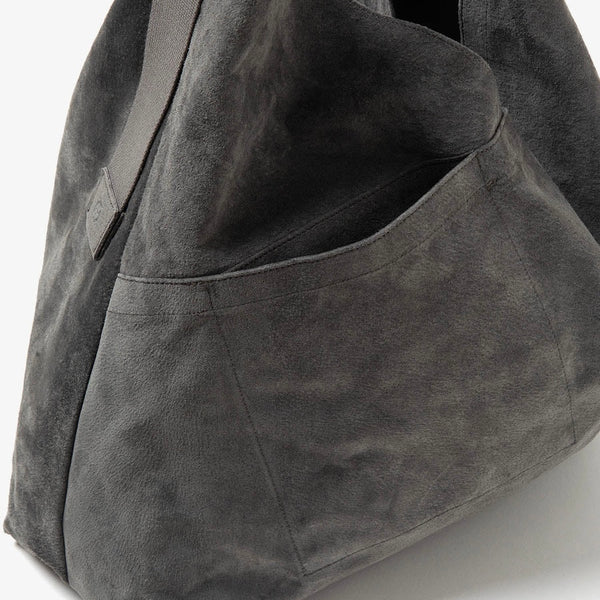 【hobo】AZUMA SHOULDER BAG M -PIG SUEDE- / Charcoal